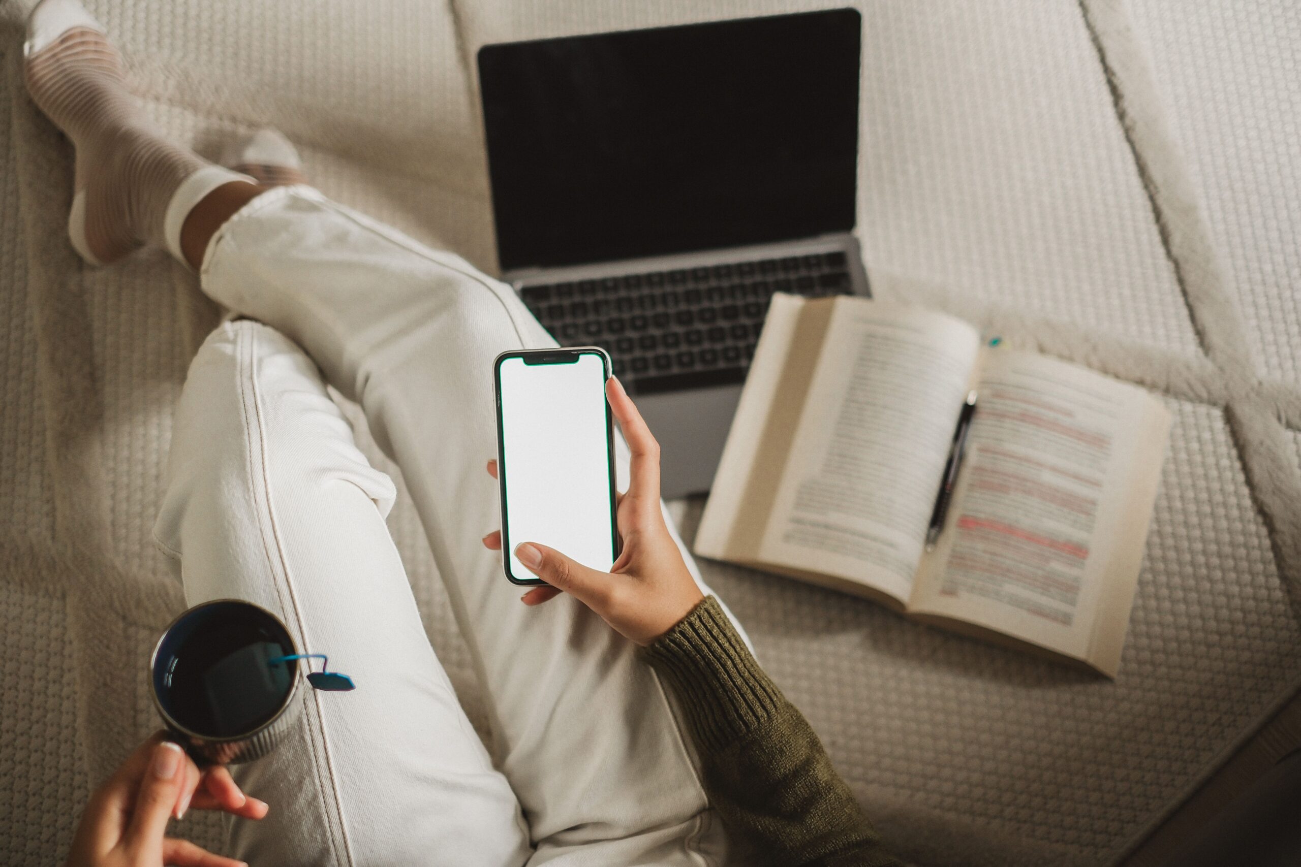 Cómo organizar tu tiempo para trabajar por internet y estudiar a la vez